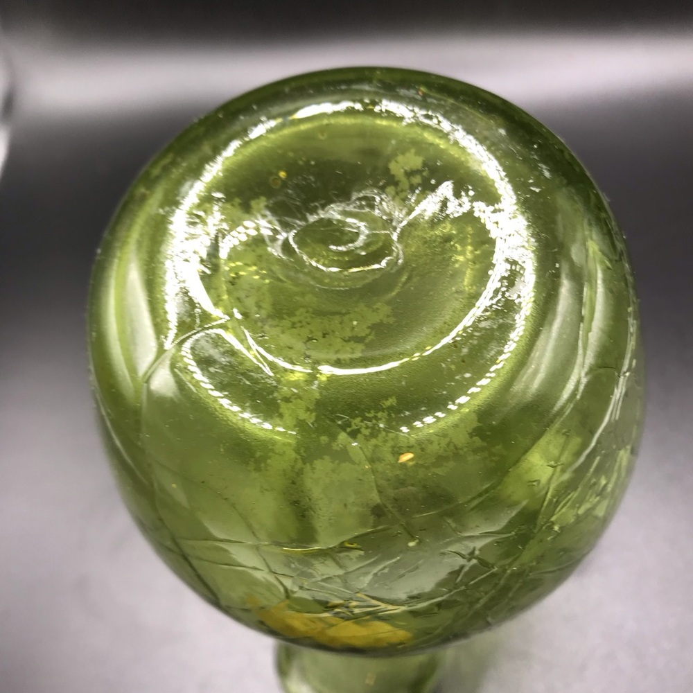 JAMESTOWN Handblown Glass Green Vase Ruffled Rim 5.5" Tall - Picture 3 of 3